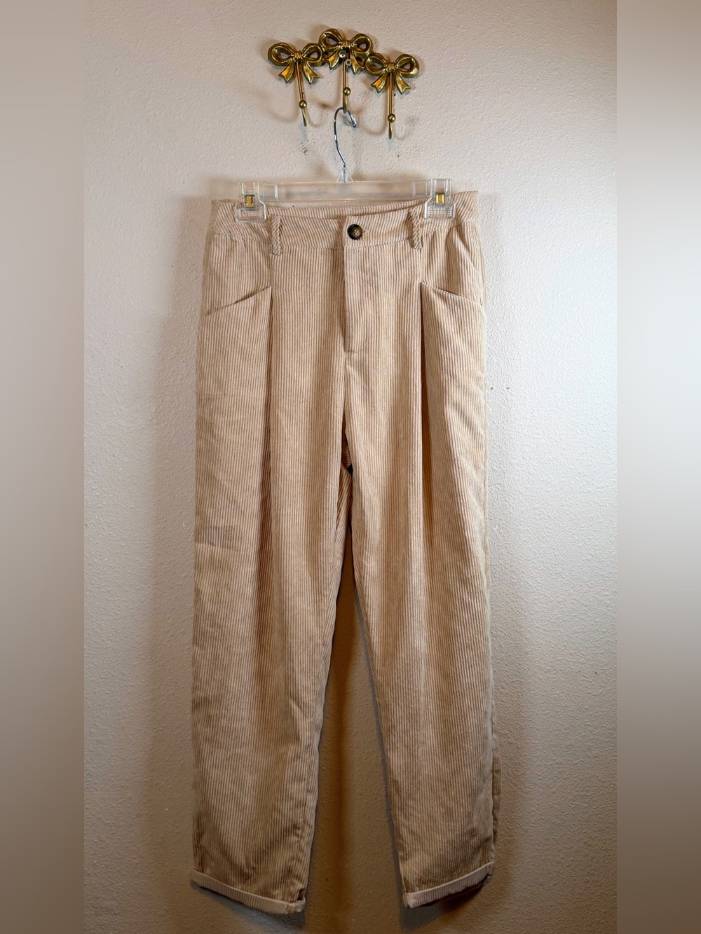 SHEIN Corduroy Straight-Leg Pants in Beige. Size M